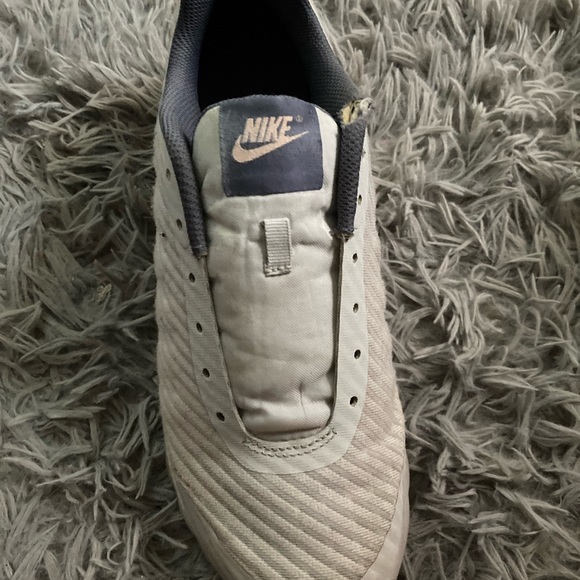 Gray and Pink Nike Air Size 10 in Womens Barely Worn in fair condition - Picture 8 of 8